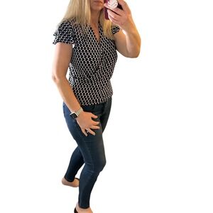 NWT Adrianna Papell Flutter Sleeve‎ Blouse | Size Small